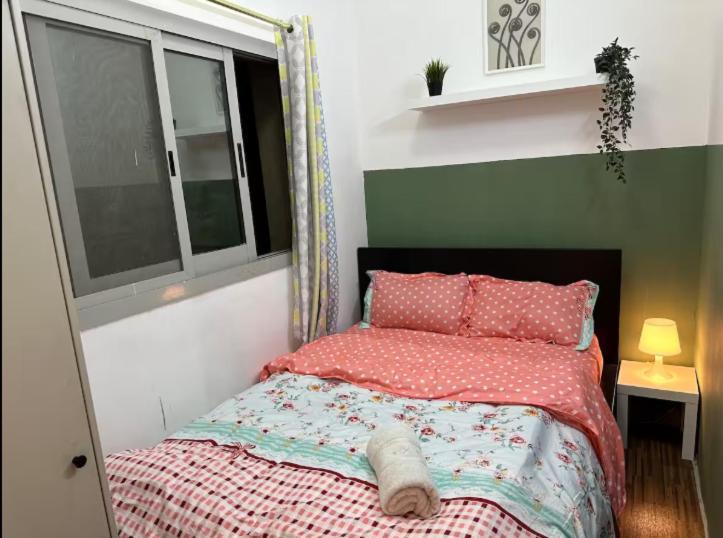Homestay Double Bed Partition Near Mashreq Metro