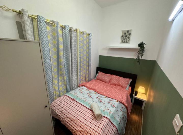 Double Bed Partition Near Mashreq Metro Homestay
